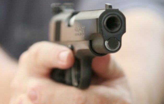 Pistolarul din Mamaia, reţinut şi cu permisul de port armă anulat